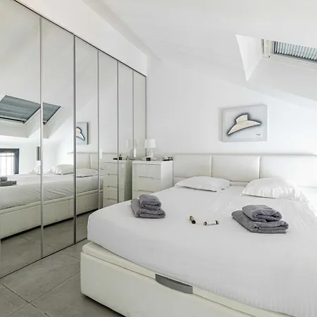 아파트 Luxury Penthouse 120ma² In The Heart Of *