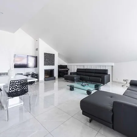 Luxury Penthouse 120ma² In The Heart Of 아파트
