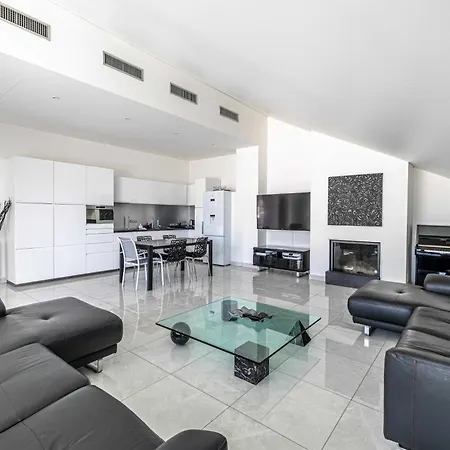 Luxury Penthouse 120ma² In The Heart Of 아파트