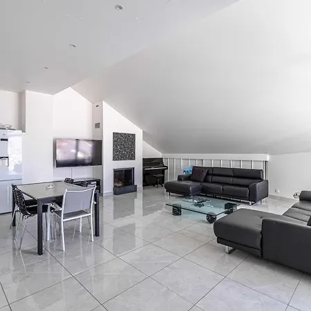 Luxury Penthouse 120ma² In The Heart Of